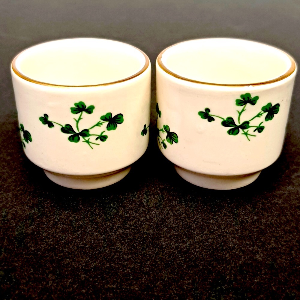Vintage set of 2 Carrigaline Pottery  IRELAND 2” lucky shamrock  design egg cups